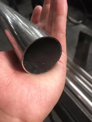 Pipe soudée en acier inoxydable 304 pour une résistance thermique et une résistance à basse température