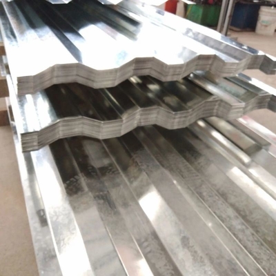 La mesure ondulée galvanisée 22 d'immersion chaude de feuille de toit de paillette zinguent enduit